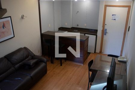 Sala de kitnet/studio para alugar com 1 quarto, 42m² em Funcionários, Belo Horizonte
