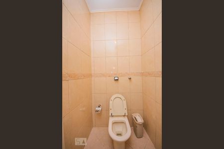 Banheiro de apartamento para alugar com 1 quarto, 60m² em São Geraldo, Porto Alegre
