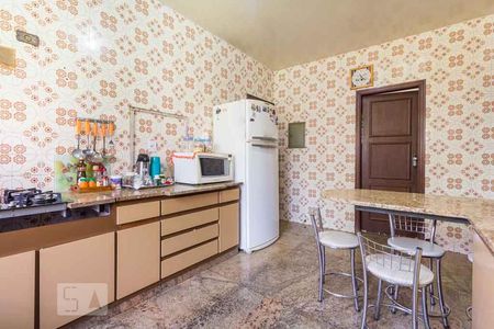 Casa para alugar com 460m², 4 quartos e 6 vagas Casa para alugar com 460m², 4 quartos e 6 vagasCozinha