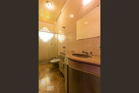 Casa para alugar com 460m², 4 quartos e 6 vagas Casa para alugar com 460m², 4 quartos e 6 vagasBanheiro