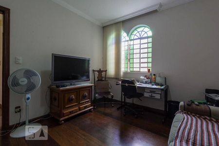 quarto 1 de casa para alugar com 4 quartos, 460m² em Nova Cachoeirinha, Belo Horizonte