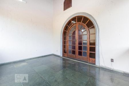 Casa para alugar com 460m², 4 quartos e 6 vagas Casa para alugar com 460m², 4 quartos e 6 vagasÁrea comum