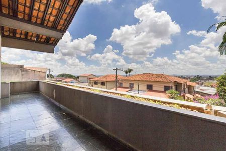 Casa para alugar com 460m², 4 quartos e 6 vagas Casa para alugar com 460m², 4 quartos e 6 vagasvaranda suíte