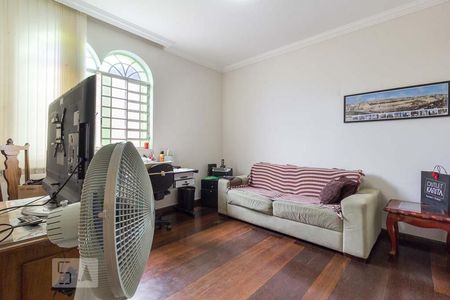 quarto 1 de casa para alugar com 4 quartos, 460m² em Nova Cachoeirinha, Belo Horizonte