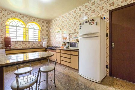 Casa para alugar com 460m², 4 quartos e 6 vagas Casa para alugar com 460m², 4 quartos e 6 vagasCozinha