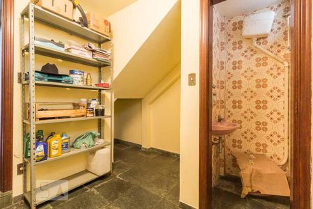 Casa para alugar com 460m², 4 quartos e 6 vagas Casa para alugar com 460m², 4 quartos e 6 vagasDespensa