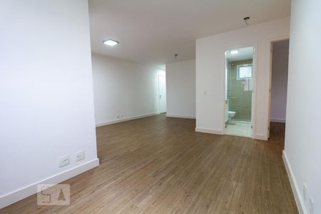 Sala de apartamento para alugar com 2 quartos, 74m² em Vila Polopoli, São Paulo