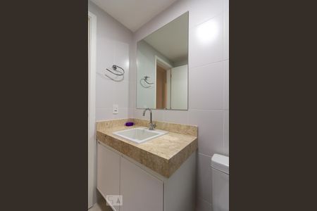 Banheiro Social de apartamento para alugar com 2 quartos, 74m² em Vila Polopoli, São Paulo