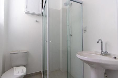 Banheiro de kitnet/studio para alugar com 1 quarto, 35m² em Centro, Rio de Janeiro