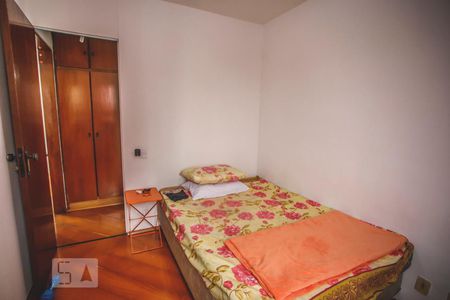 Quarto 1 - Armários de apartamento para alugar com 2 quartos, 70m² em Vila Guarani, São Paulo