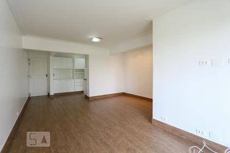 Sala de apartamento para alugar com 2 quartos, 70m² em Vila Suzana, São Paulo