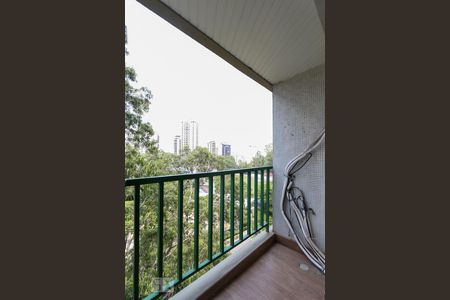 Varanda da sala de apartamento para alugar com 2 quartos, 70m² em Vila Suzana, São Paulo