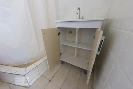 Banheiro de kitnet/studio à venda com 1 quarto, 40m² em Centro Histórico, Porto Alegre