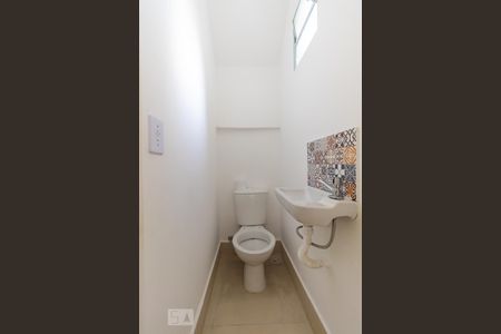 Banheiro 3 de casa à venda com 4 quartos, 207m² em Jardim Grimaldi, São Paulo