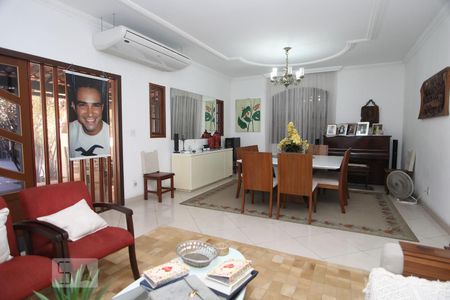 Sala de casa à venda com 5 quartos, 486m² em Anil, Rio de Janeiro