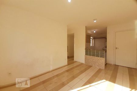 Sala de apartamento para alugar com 1 quarto, 70m² em Del Castilho, Rio de Janeiro