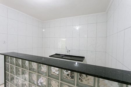 Cozinha de casa para alugar com 1 quarto, 40m² em Jardim Teresa, São Paulo