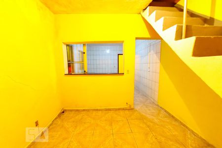 Sala de casa para alugar com 2 quartos, 70m² em Vila Gopouva, Guarulhos