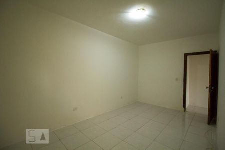 Quarto 1 de casa para alugar com 2 quartos, 62m² em Parque Maria Domitila, São Paulo