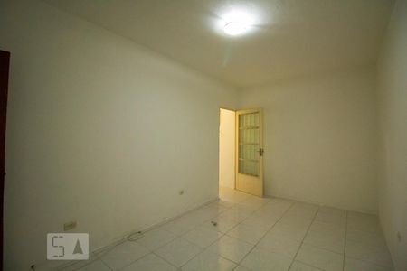 Quarto 1 de casa para alugar com 2 quartos, 62m² em Parque Maria Domitila, São Paulo