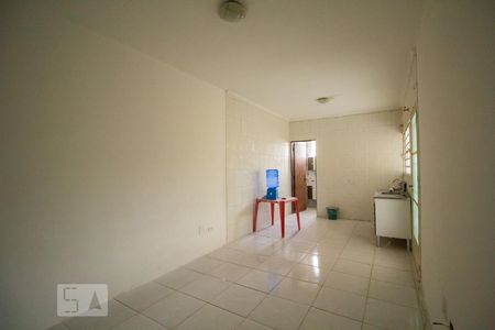 Cozinha e Sala de Jantar de casa para alugar com 2 quartos, 62m² em Parque Maria Domitila, São Paulo