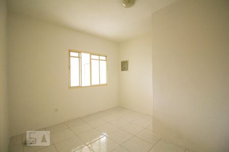 Quarto 2 de casa para alugar com 2 quartos, 62m² em Parque Maria Domitila, São Paulo