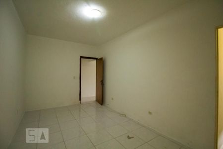 Quarto 1 de casa para alugar com 2 quartos, 62m² em Parque Maria Domitila, São Paulo