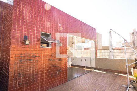 Apartamento à venda com 180m², 4 quartos e 2 vagas Apartamento à venda com 180m², 4 quartos e 2 vagasVaranda