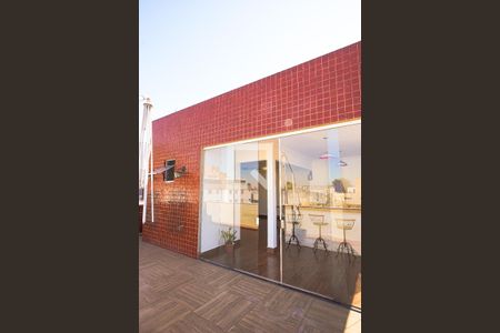 Apartamento à venda com 180m², 4 quartos e 2 vagas Apartamento à venda com 180m², 4 quartos e 2 vagasVaranda