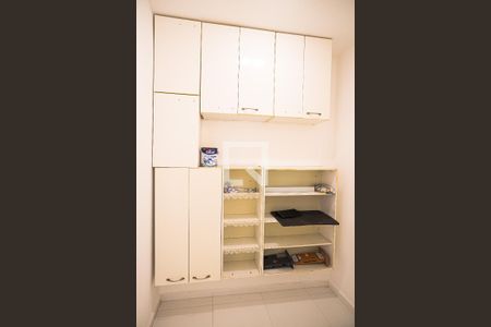 Apartamento à venda com 180m², 4 quartos e 2 vagas Apartamento à venda com 180m², 4 quartos e 2 vagasQuarto 4