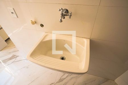 Apartamento à venda com 180m², 4 quartos e 2 vagas Apartamento à venda com 180m², 4 quartos e 2 vagasÁrea de Serviço