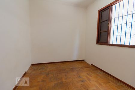 Quarto 2 de casa para alugar com 5 quartos, 200m² em Jardim Ester Yolanda, São Paulo