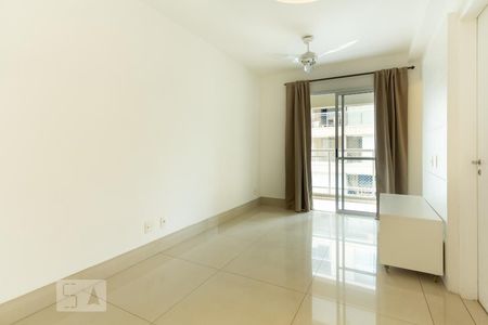 Sala de apartamento para alugar com 1 quarto, 56m² em Vila Olímpia, São Paulo