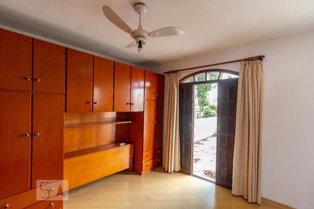Suíte  de casa para alugar com 3 quartos, 200m² em Jardim Luanda, São Paulo