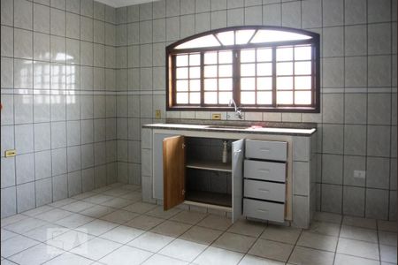 Cozinha de casa para alugar com 3 quartos, 200m² em Cangaiba, São Paulo