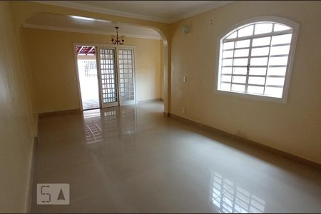 Sala de casa para alugar com 3 quartos, 200m² em Guará Ii, Brasília