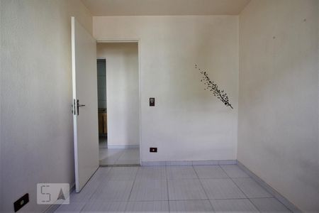 Quarto 1 de apartamento para alugar com 2 quartos, 50m² em Parque Pinheiros, Taboão da Serra