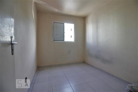 Quarto 2 de apartamento para alugar com 2 quartos, 50m² em Parque Pinheiros, Taboão da Serra