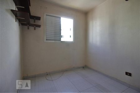 Quarto 1 de apartamento para alugar com 2 quartos, 50m² em Parque Pinheiros, Taboão da Serra