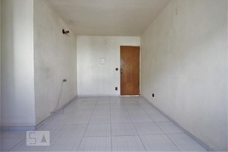 Sala de apartamento para alugar com 2 quartos, 50m² em Parque Pinheiros, Taboão da Serra