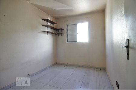 Quarto 1 de apartamento para alugar com 2 quartos, 50m² em Parque Pinheiros, Taboão da Serra