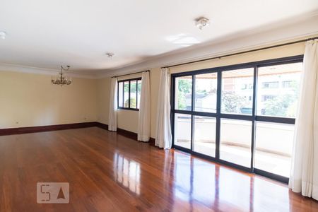 Sala de apartamento para alugar com 5 quartos, 240m² em Cambuí, Campinas