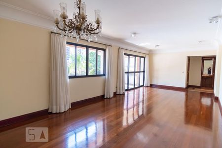 Sala de apartamento para alugar com 5 quartos, 240m² em Cambuí, Campinas