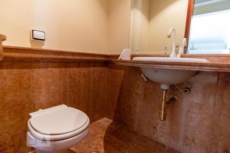 Lavabo de apartamento para alugar com 5 quartos, 240m² em Cambuí, Campinas