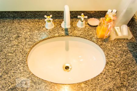 Apartamento à venda com 270m², 4 quartos e 3 vagas Apartamento à venda com 270m², 4 quartos e 3 vagasBanheiro da Suíte 3 - Pia