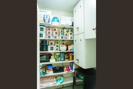 Apartamento à venda com 270m², 4 quartos e 3 vagas Apartamento à venda com 270m², 4 quartos e 3 vagasDespensa