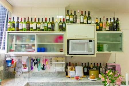 Apartamento à venda com 270m², 4 quartos e 3 vagas Apartamento à venda com 270m², 4 quartos e 3 vagasCozinha - Armários