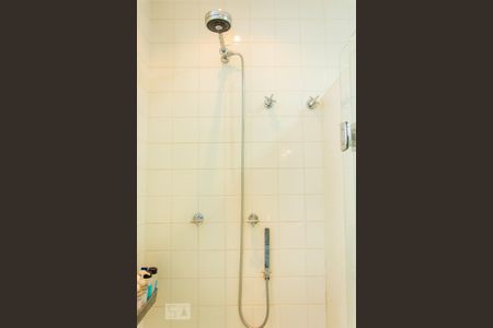 Apartamento à venda com 270m², 4 quartos e 3 vagas Apartamento à venda com 270m², 4 quartos e 3 vagasBanheiro da Suíte Master - Chuveiro