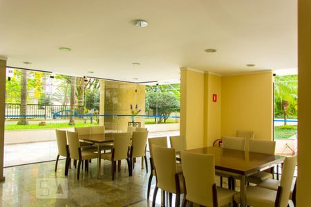 Apartamento à venda com 270m², 4 quartos e 3 vagas Apartamento à venda com 270m², 4 quartos e 3 vagasÁrea comum - Salão de festas