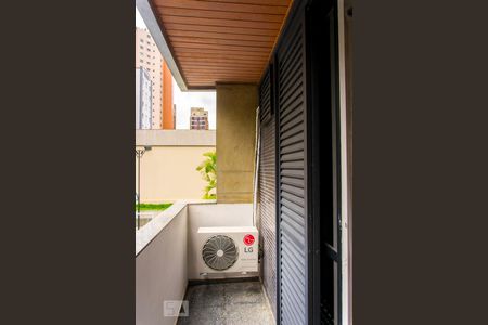 Apartamento à venda com 270m², 4 quartos e 3 vagas Apartamento à venda com 270m², 4 quartos e 3 vagasVaranda do Quarto 1